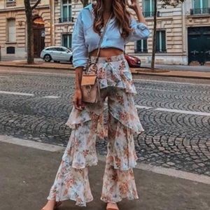 Zara floral ruffle blouse and high rise ruffle pant set💐